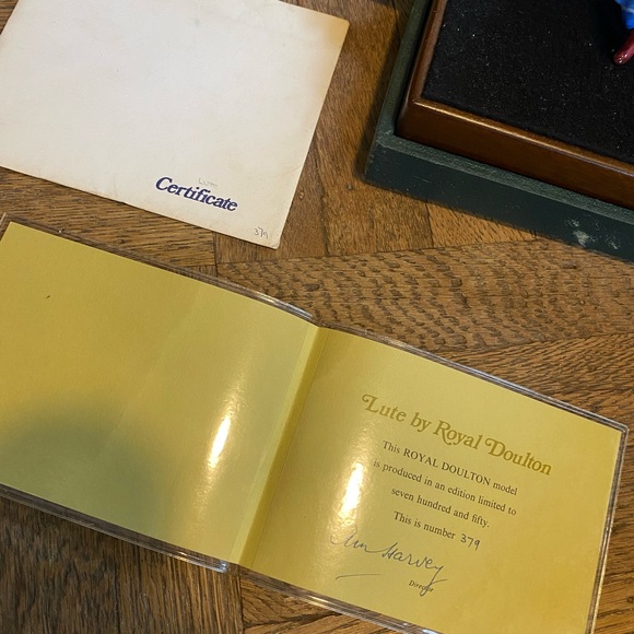 Royal doulton lute lady musicians statue - Picture 4 of 10